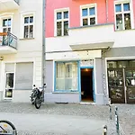 Studio Apartment In Attraktiver Und Zentraler Lage