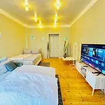 Studio Apartment In Attraktiver Und Zentraler Lage